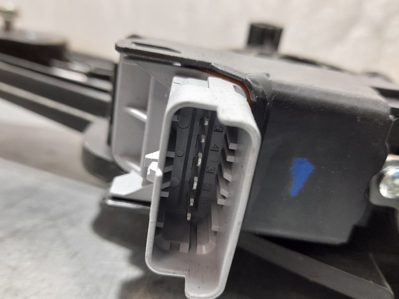 Recambio de elevalunas delantero derecho para ds 3 style referencia OEM IAM 9828130680 6 PINS ELECTRICO