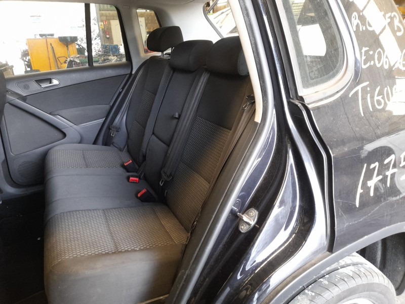 Recambio de asientos traseros para volkswagen tiguan (5n_) 2.0 tdi referencia OEM IAM   