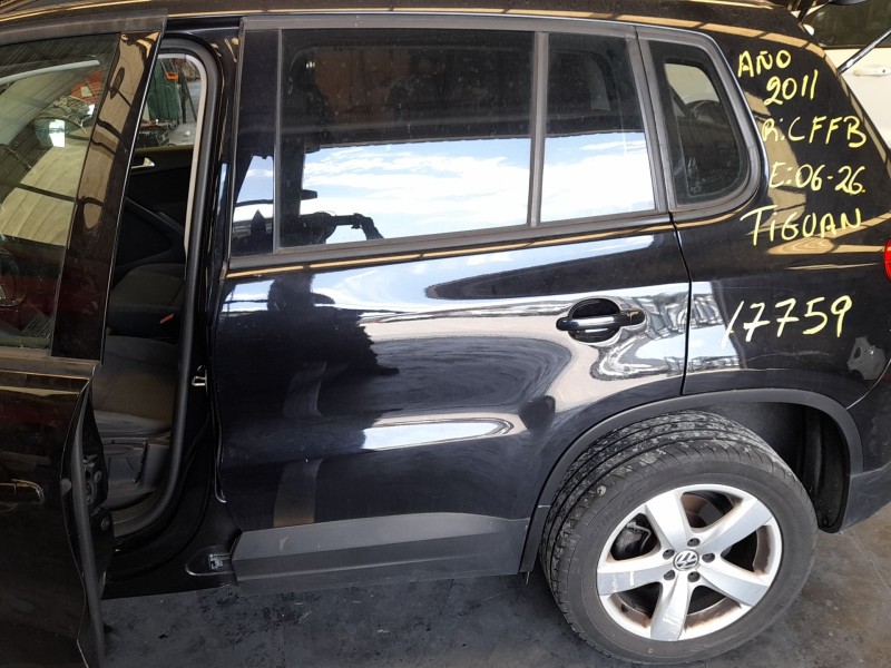 Recambio de puerta trasera izquierda para volkswagen tiguan (5n_) 2.0 tdi referencia OEM IAM 5N0833055A  
