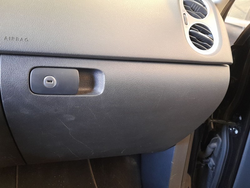 Recambio de guantera para volkswagen tiguan (5n_) 2.0 tdi referencia OEM IAM 5M1857101H31X  