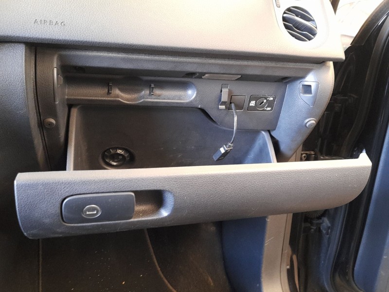 Recambio de guantera para volkswagen tiguan (5n_) 2.0 tdi referencia OEM IAM 5M1857101H31X  
