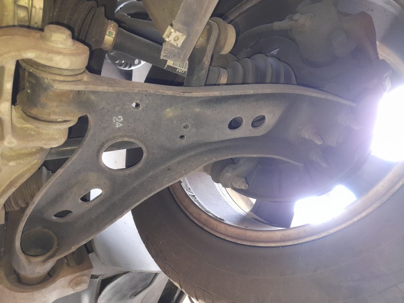 Recambio de brazo suspension inferior delantero izquierdo para volkswagen tiguan (5n_) 2.0 tdi referencia OEM IAM 3C0407151G  
