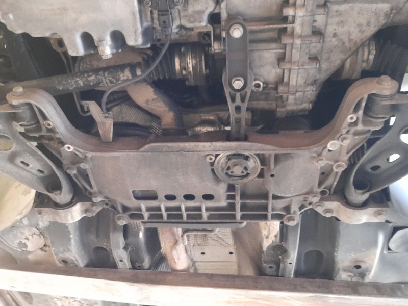 Recambio de puente delantero para volkswagen tiguan (5n_) 2.0 tdi referencia OEM IAM 3C0199313BB  