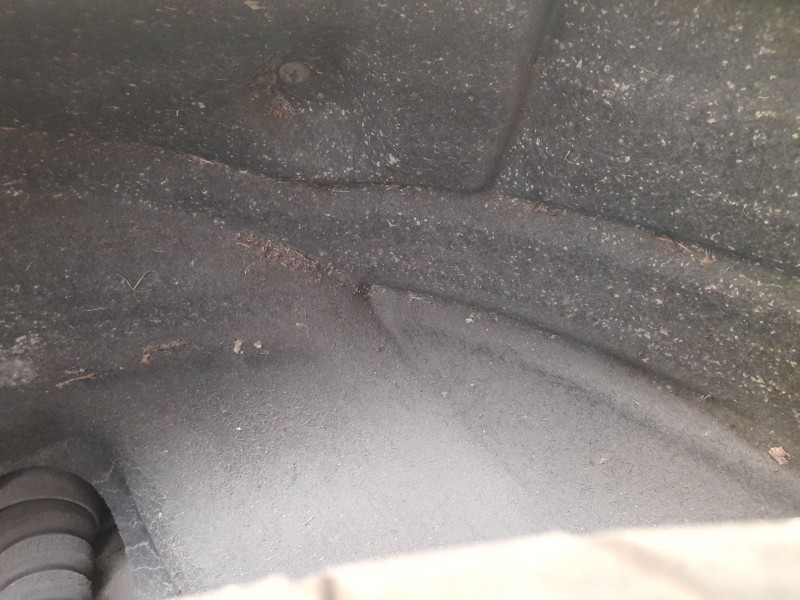 Recambio de plastico pase rueda tras. dch. para volkswagen tiguan (5n_) 2.0 tdi referencia OEM IAM 5N0810972  