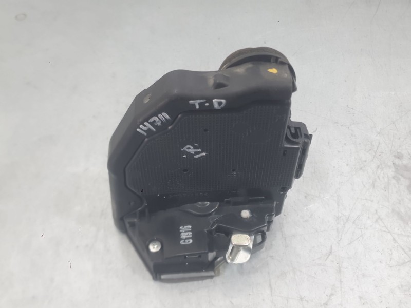 Recambio de cerradura puerta trasera derecha para toyota avensis touring sports advance referencia OEM IAM   