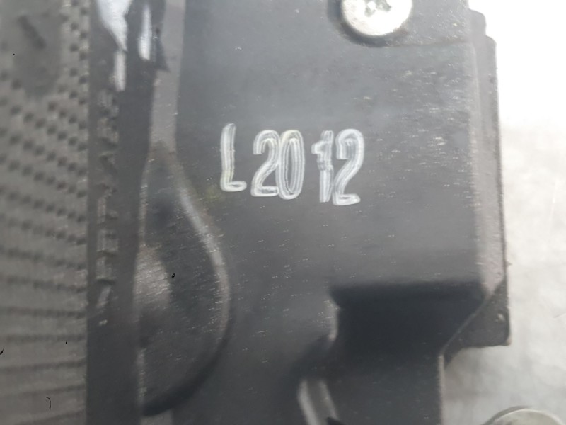 Recambio de cerradura puerta trasera izquierda para toyota auris (_e18_) 1.4 d-4d (nde180_) referencia OEM IAM 6906005050  