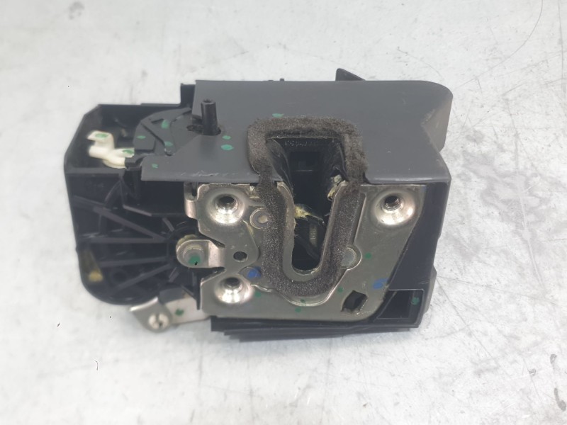 Recambio de cerradura puerta trasera derecha para dacia duster (hm_) 1.6 sce 115 (hmm1) referencia OEM IAM 825020888R  