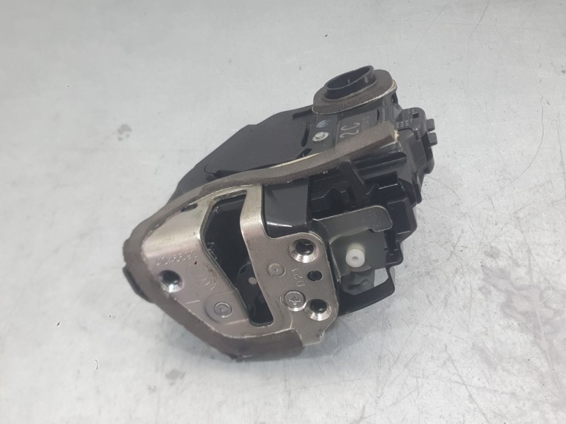Recambio de cerradura puerta trasera izquierda para toyota rav 4 iii (_a3_) 2.0 (zsa35_) referencia OEM IAM 6906042021  