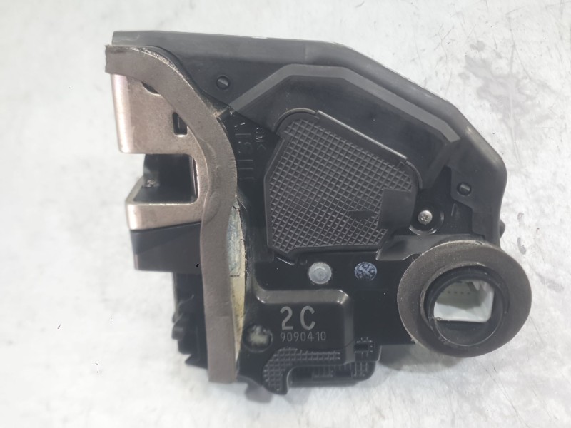 Recambio de cerradura puerta trasera izquierda para toyota rav 4 iii (_a3_) 2.0 (zsa35_) referencia OEM IAM 6906042021  