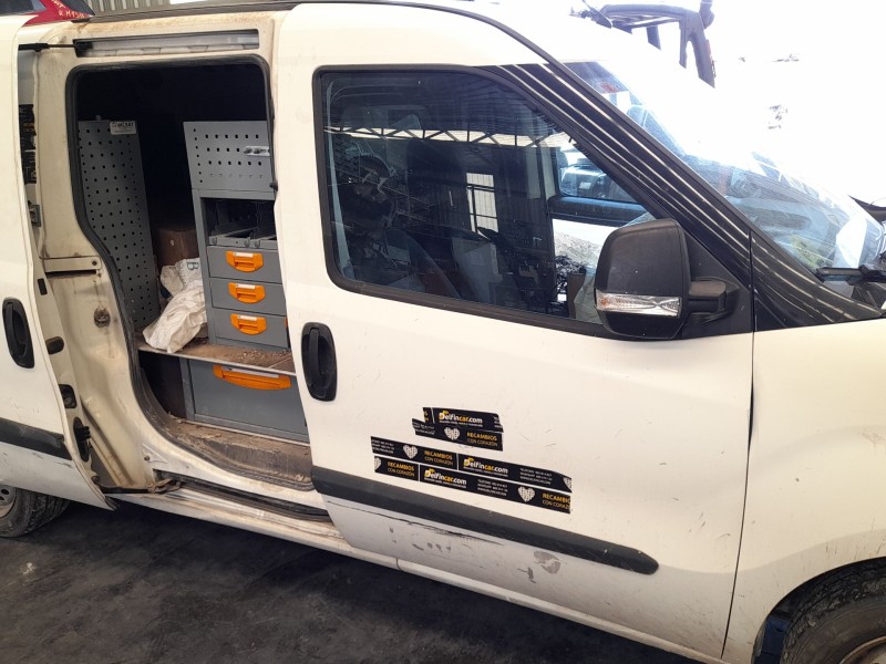 Recambio de puerta delantera derecha para fiat doblo cargo (263_) 1.3 d multijet referencia OEM IAM 52155064  