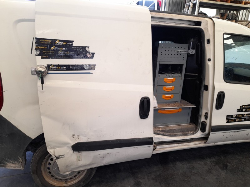 Recambio de puerta lateral corredera derecha para fiat doblo cargo (263_) 1.3 d multijet referencia OEM IAM 52112385 TOCADA 
