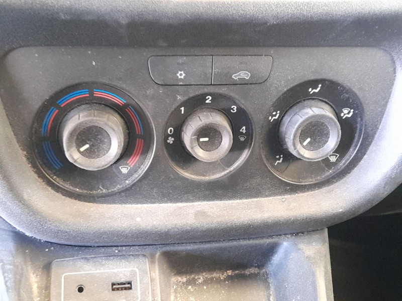 Recambio de mando calefaccion / aire acondicionado para fiat doblo cargo (263_) 1.3 d multijet referencia OEM IAM 735617706  