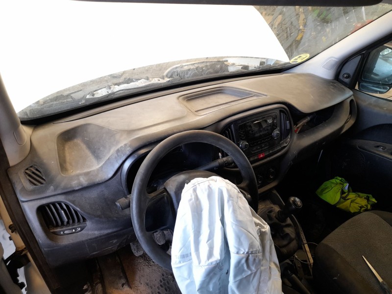 Recambio de salpicadero para fiat doblo cargo (263_) 1.3 d multijet referencia OEM IAM 735518770  