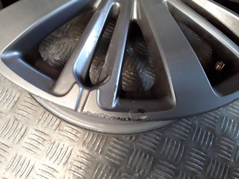 Recambio de juego llantas aluminio para peugeot 208 i (ca_, cc_) 1.2 vti 82 referencia OEM IAM 6X16 4TORN ET23 ROZADAS ALUMINIO
