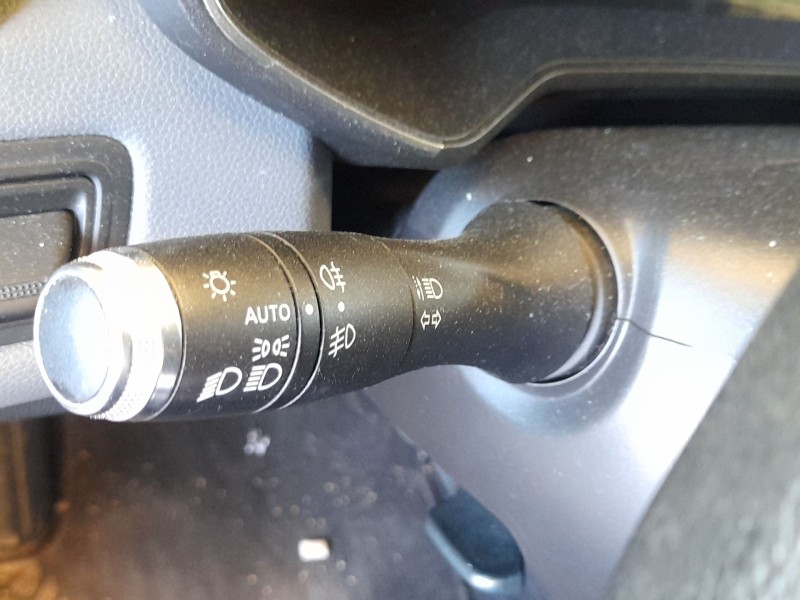Recambio de mando luces y limpia para renault clio v (b7_) 1.0 sce 65 (b7mg) referencia OEM IAM 255675601R  