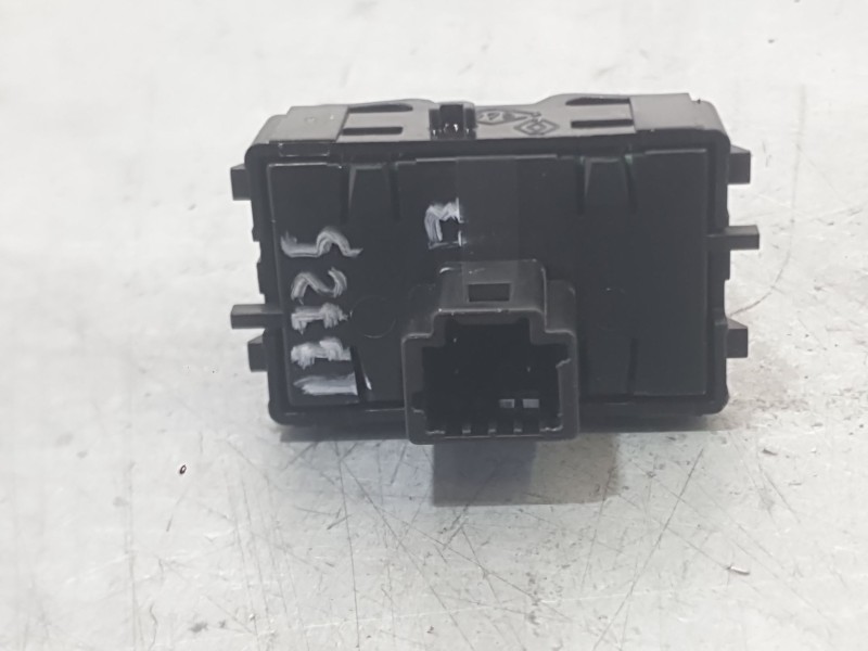Recambio de interruptor para dacia sandero ii (b8_) tce 90 (b8m1, b8ma) referencia OEM IAM  BLOQUEO PUERTAS 