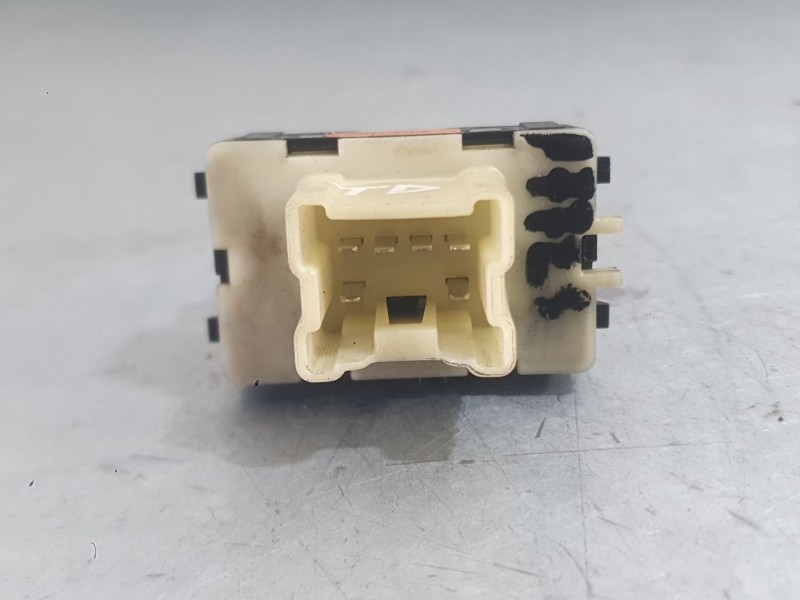 Recambio de mando elevalunas trasero derecho para dacia sandero ii (b8_) tce 90 (b8m1, b8ma) referencia OEM IAM   