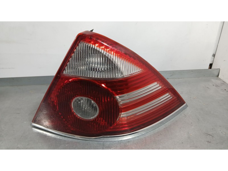 Recambio de piloto trasero derecho para ford mondeo iii (b5y) 2.2 tdci referencia OEM IAM 1371849  
