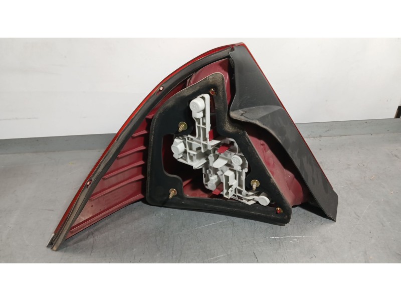 Recambio de piloto trasero derecho para ford mondeo iii (b5y) 2.2 tdci referencia OEM IAM 1371849  