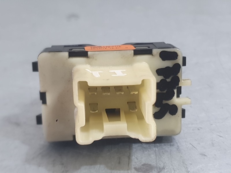 Recambio de mando elevalunas trasero izquierdo para dacia sandero ii (b8_) tce 90 (b8m1, b8ma) referencia OEM IAM  DELANTERO 