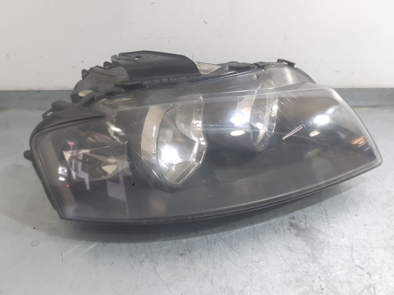 Recambio de faro derecho para audi a3 sportback (8pa) 2.0 tdi 16v referencia OEM IAM 8P0941004K  