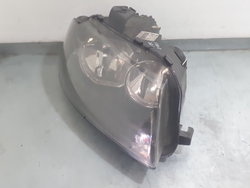 Recambio de faro derecho para audi a3 sportback (8pa) 2.0 tdi 16v referencia OEM IAM 8P0941004K  