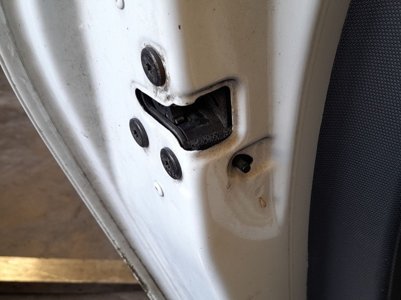 Recambio de cerradura puerta trasera izquierda para renault clio iv (bh_) 1.5 dci 75 referencia OEM IAM 825015591R  