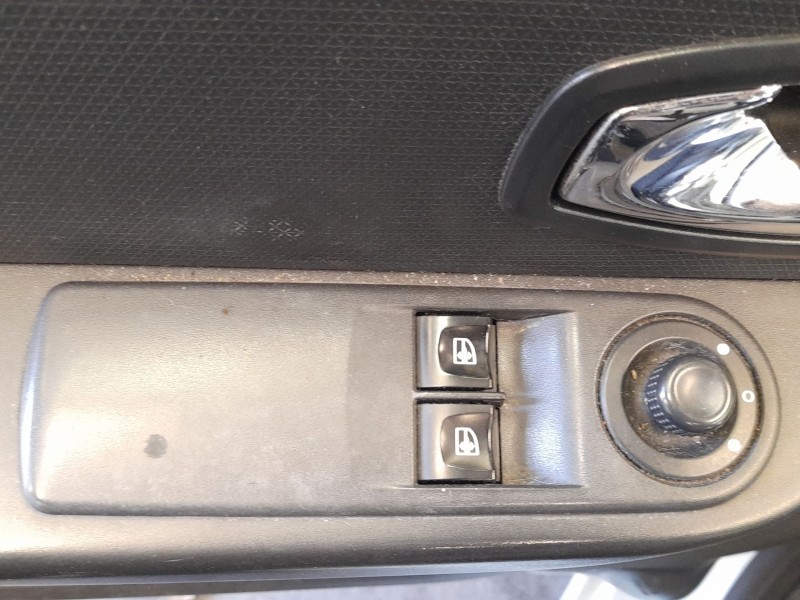 Recambio de mando elevalunas delantero izquierdo para renault clio iv (bh_) 1.5 dci 75 referencia OEM IAM 254114238R C/MANDO RET