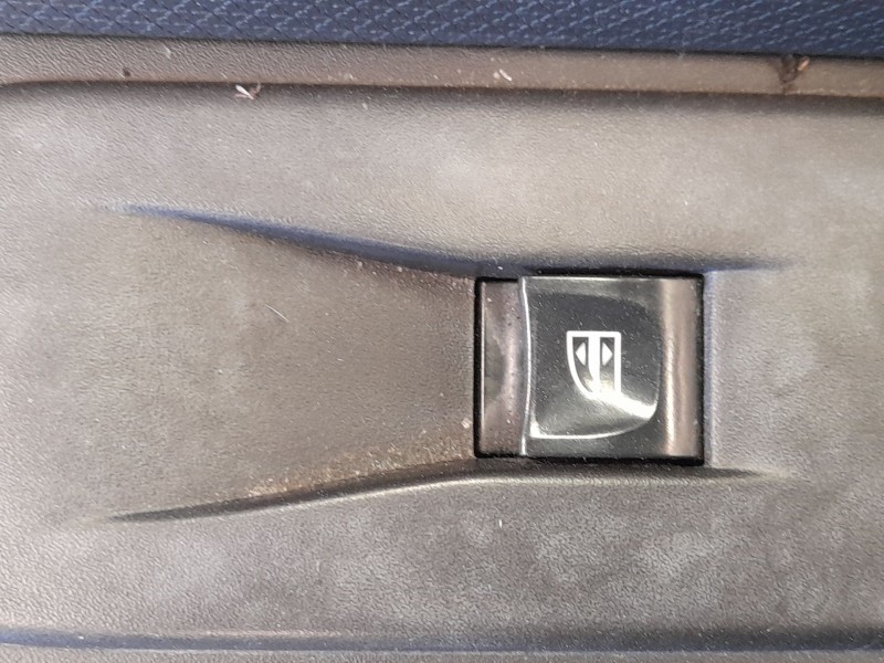 Recambio de mando elevalunas delantero derecho para renault clio iv (bh_) 1.5 dci 75 referencia OEM IAM 254218614R  
