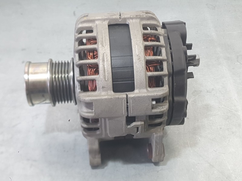 Recambio de alternador para seat ibiza v (kj1, kjg) 1.0 tsi referencia OEM IAM 04E903015HX 04E903015H 