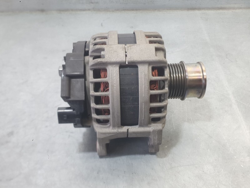 Recambio de alternador para seat ibiza v (kj1, kjg) 1.0 tsi referencia OEM IAM 04E903015HX 04E903015H 