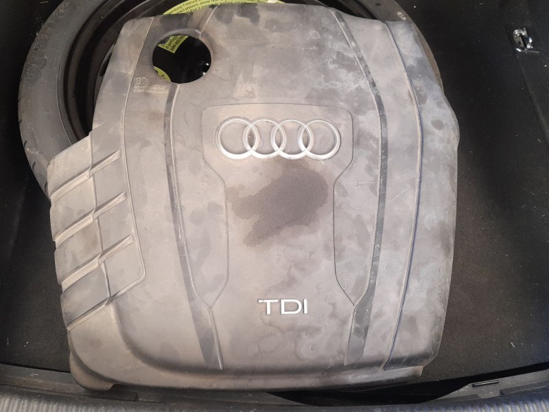 Recambio de tapa motor para audi a5 sportback (8ta) 2.0 tdi referencia OEM IAM 03L103925AB  