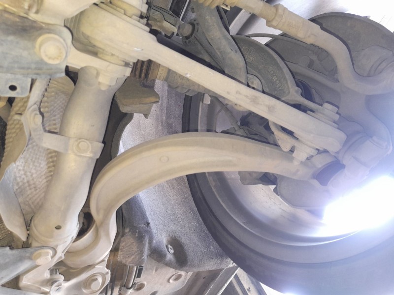 Recambio de brazo suspension inferior delantero izquierdo para audi a5 sportback (8ta) 2.0 tdi referencia OEM IAM 8K0407151F  