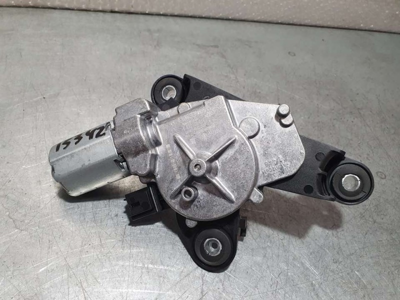 Recambio de motor limpia trasero para peugeot 5008 gt line referencia OEM IAM 9811259980 0390205008 BOSCH