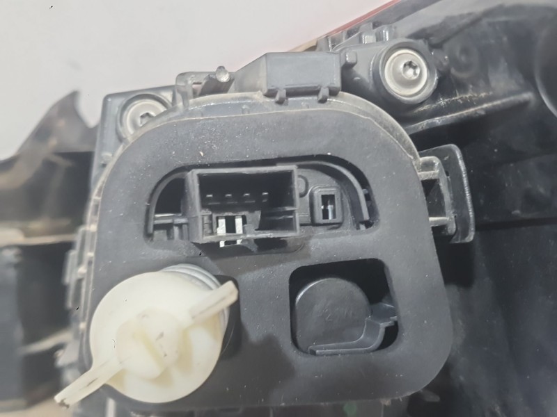 Recambio de piloto trasero izquierdo exterior para seat arona (kj7, kjp) 1.0 tsi referencia OEM IAM 6F9945095B  