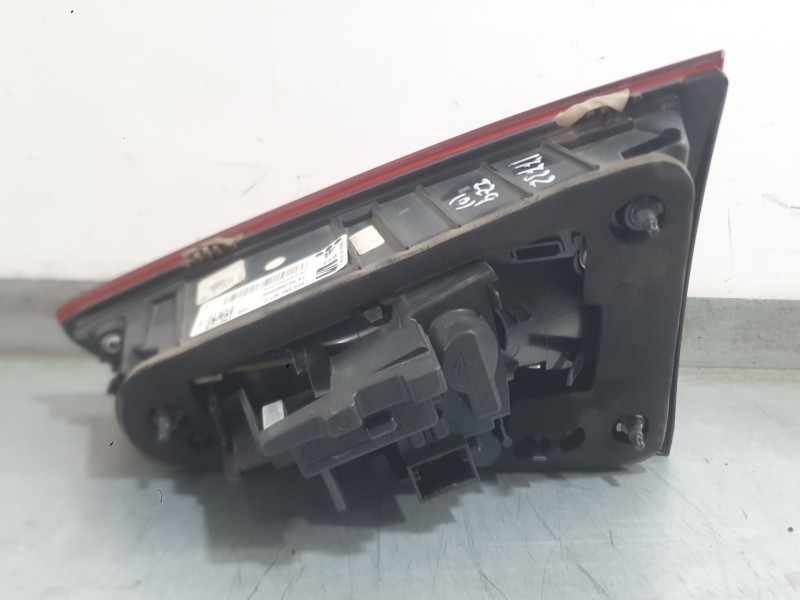 Recambio de piloto trasero izquierdo interior para seat arona (kj7, kjp) 1.0 tsi referencia OEM IAM 6F9945093E  