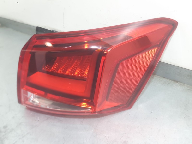Recambio de piloto trasero derecho exterior para seat arona (kj7, kjp) 1.0 tsi referencia OEM IAM 6F9945096B  