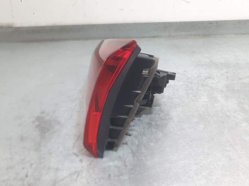 Recambio de piloto trasero derecho interior para seat arona (kj7, kjp) 1.0 tsi referencia OEM IAM 6F9945094D  
