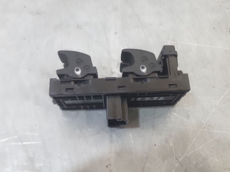 Recambio de mando elevalunas delantero izquierdo para seat arona (kj7, kjp) 1.0 tsi referencia OEM IAM 5G0959858FWHS  