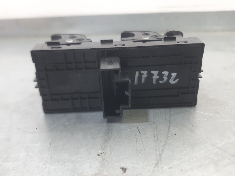 Recambio de mando elevalunas delantero izquierdo para seat arona (kj7, kjp) 1.0 tsi referencia OEM IAM 5G0959858FWHS  