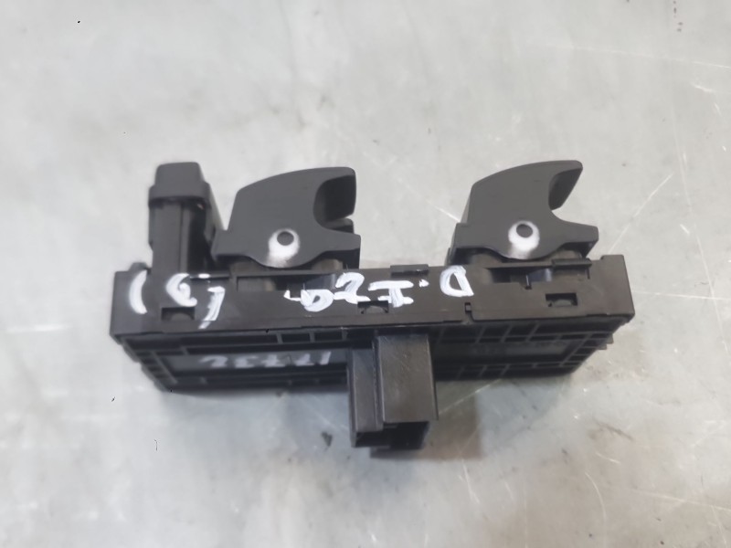 Recambio de mando elevalunas delantero izquierdo para seat arona (kj7, kjp) 1.0 tsi referencia OEM IAM 5G0959858FWHS  