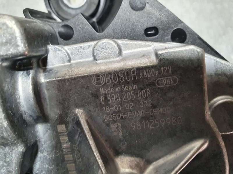 Recambio de motor limpia trasero para peugeot 5008 gt line referencia OEM IAM 9811259980 0390205008 BOSCH