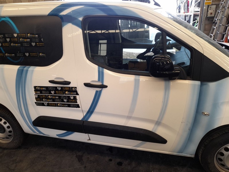 Recambio de puerta delantera derecha para citroën berlingo furgoneta/monovolumen (k9) e-berlingo referencia OEM IAM 9843488980  