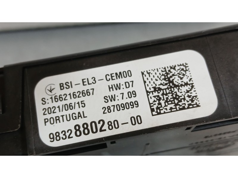 Recambio de caja reles / fusibles para opel corsa f (p2jo) 1.2 (68) referencia OEM IAM   