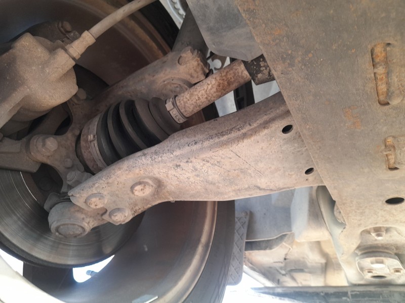 Recambio de brazo suspension inferior delantero derecho para ford mondeo iii sedán (b4y) 2.0 16v tddi / tdci referencia OEM IAM 