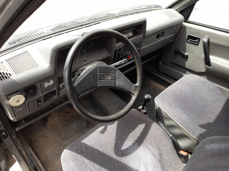 opel corsa a hatchback (s83) del año 1990