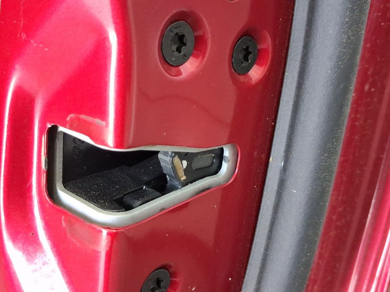 Recambio de cerradura puerta delantera derecha para ford ecosport 1.0 ecoboost referencia OEM IAM 2333349  