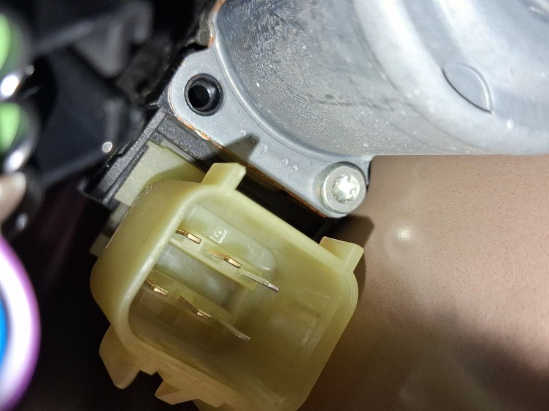 Recambio de elevalunas delantero derecho para ford ecosport 1.0 ecoboost referencia OEM IAM 2142434 6 PINS ELECTRICO