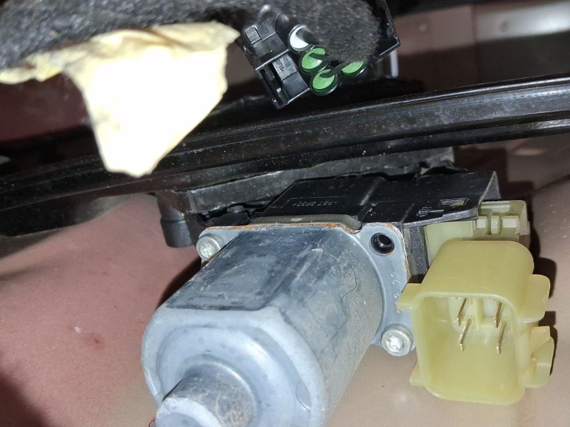 Recambio de elevalunas trasero izquierdo para ford ecosport 1.0 ecoboost referencia OEM IAM 2142455 6 PINS ELECTRICO