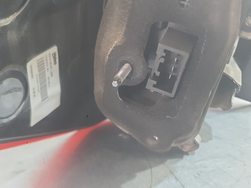 Recambio de piloto trasero derecho exterior para ford ecosport 1.0 ecoboost referencia OEM IAM 2304081 CN1513404BB 